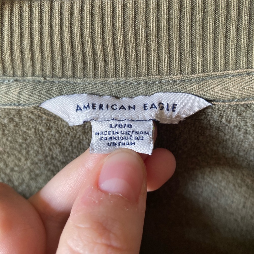 Green cropped American Eagle pullover - Picture 2 of 3